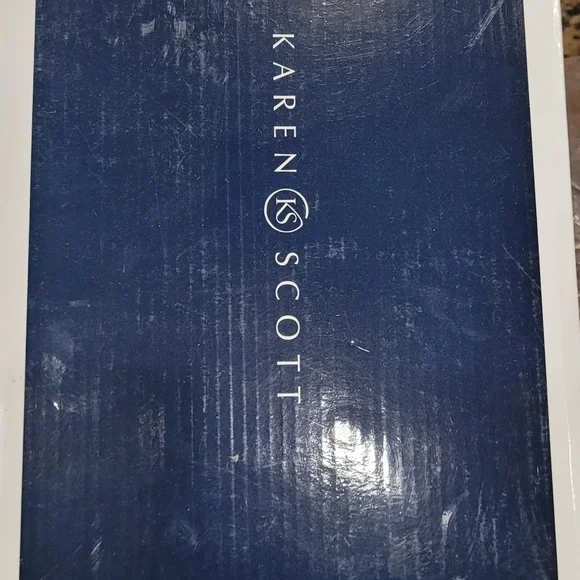 Karen Scott  Navy heels - Picture 7 of 7